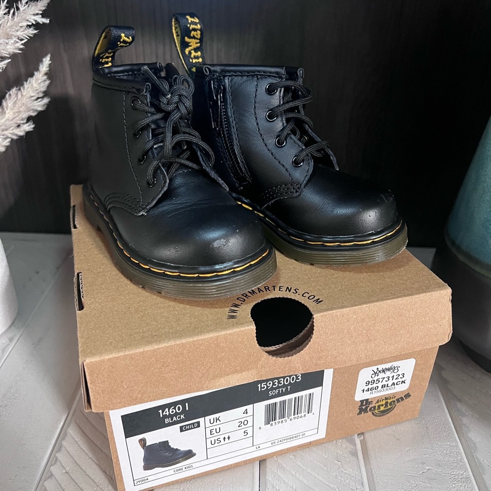 Dr.Martens Infant 1460 Softy T Leather Lace Up Boot Infant US 5/ UK 4/ EUR 20